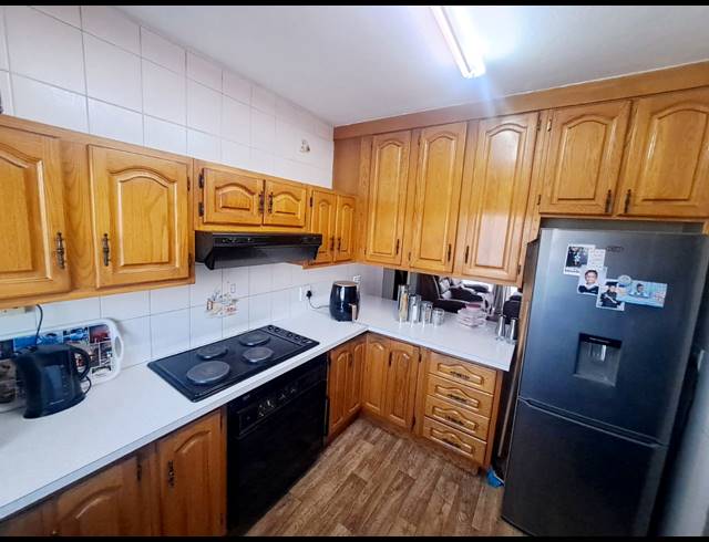 2 BEDROOM APARTMENT SOLD IN VANDERBIJLPARK CW 3